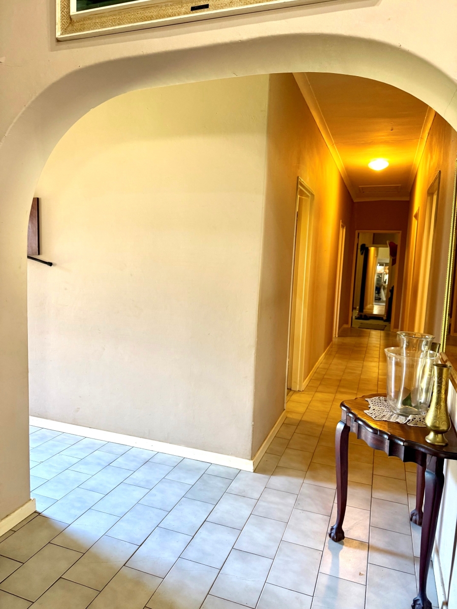 4 Bedroom Property for Sale in Bergzicht Western Cape